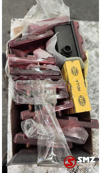 Mercedes-Benz Lot onderdelen Mercedes - Zádní svítilna pro Nákladní auto: obrázek 1 Mercedes-Benz Lot onderdelen Mercedes - Zádní svítilna pro Nákladní auto: obrázek 1