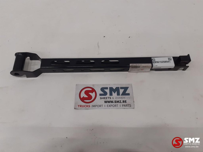 Mercedes-Benz Mercedes Actros Euro 6 side skirt steun - Karoserie a exteriér: obrázek 2 Mercedes-Benz Mercedes Actros Euro 6 side skirt steun - Karoserie a exteriér: obrázek 2