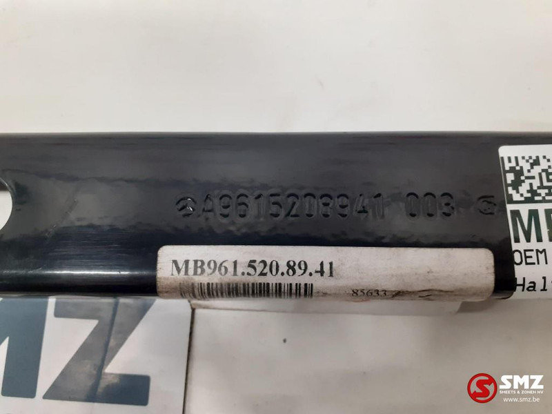 Mercedes-Benz Mercedes Actros Euro 6 side skirt steun - Karoserie a exteriér: obrázek 3 Mercedes-Benz Mercedes Actros Euro 6 side skirt steun - Karoserie a exteriér: obrázek 3