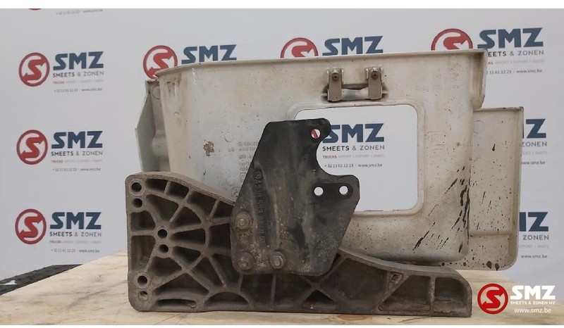 Mercedes-Benz Occ Opstapbak rechts Actros MP2/MP3 - Stupátko pro Nákladní auto: obrázek 3 Mercedes-Benz Occ Opstapbak rechts Actros MP2/MP3 - Stupátko pro Nákladní auto: obrázek 3