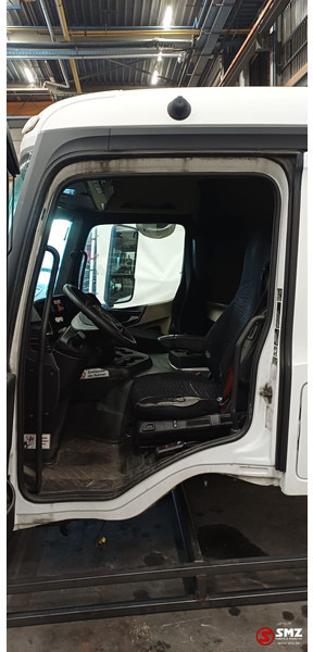 Kabina a interiér pro Nákladní auto Mercedes-Benz Occ cabine Mercedes Actros MP4: obrázek 9