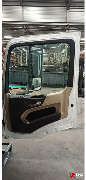 Kabina a interiér pro Nákladní auto Mercedes-Benz Occ cabine Mercedes Actros MP4: obrázek 11