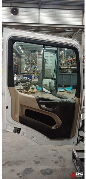 Kabina a interiér pro Nákladní auto Mercedes-Benz Occ cabine Mercedes Actros MP4: obrázek 12