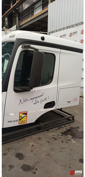 Kabina a interiér pro Nákladní auto Mercedes-Benz Occ cabine Mercedes Actros MP4: obrázek 7