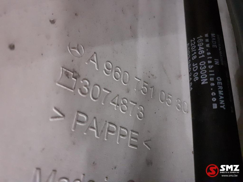 Mercedes-Benz Occ motorkap + windgeleiders Mercedes - Kapota pro Nákladní auto: obrázek 4 Mercedes-Benz Occ motorkap + windgeleiders Mercedes - Kapota pro Nákladní auto: obrázek 4