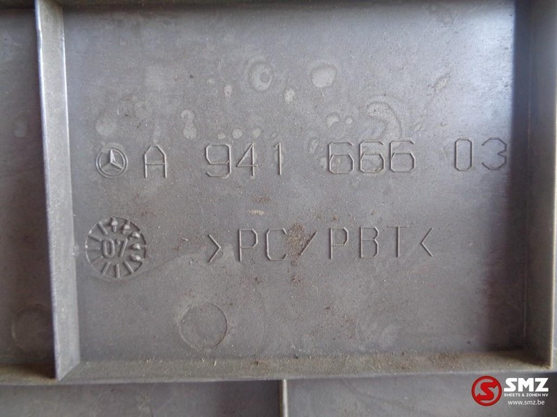 Mercedes-Benz Occ opstapbak links actros mp1 - Stupátko pro Nákladní auto: obrázek 2 Mercedes-Benz Occ opstapbak links actros mp1 - Stupátko pro Nákladní auto: obrázek 2