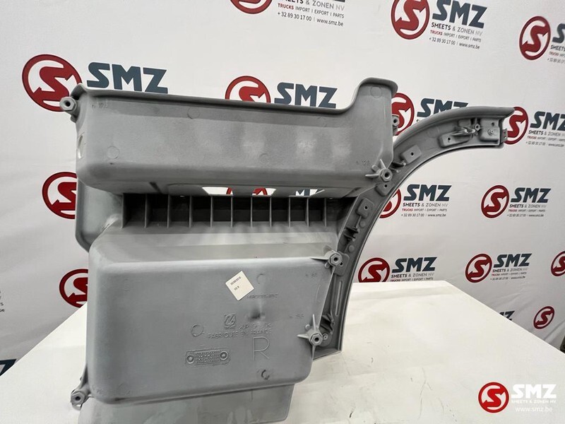 Mercedes-Benz Opstapbak rechts Mercedes Actros MP2/MP3 - Stupátko pro Nákladní auto: obrázek 2 Mercedes-Benz Opstapbak rechts Mercedes Actros MP2/MP3 - Stupátko pro Nákladní auto: obrázek 2