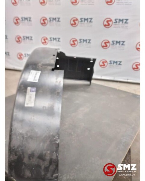 Mercedes-Benz Spatbord rechts Mercedes SK A3818804106 - Křídlo pro Nákladní auto: obrázek 2 Mercedes-Benz Spatbord rechts Mercedes SK A3818804106 - Křídlo pro Nákladní auto: obrázek 2