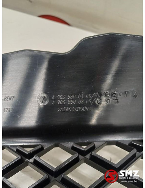 Mercedes-Benz radiator grille Mercedes - Mřížka pro Nákladní auto: obrázek 3 Mercedes-Benz radiator grille Mercedes - Mřížka pro Nákladní auto: obrázek 3