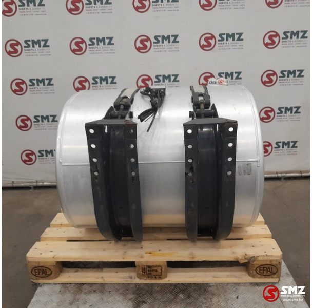 Renault Occ brandstoftank 360L + brandstofniveausensor Ren - Palivová nádrž pro Nákladní auto: obrázek 2 Renault Occ brandstoftank 360L + brandstofniveausensor Ren - Palivová nádrž pro Nákladní auto: obrázek 2