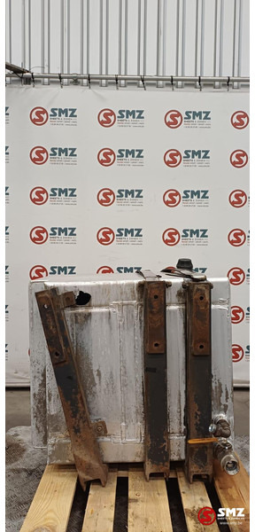 Renault Occ hydraulische tank 250L + materiaalkast Renault - Hydraulická nádrž pro Nákladní auto: obrázek 2 Renault Occ hydraulische tank 250L + materiaalkast Renault - Hydraulická nádrž pro Nákladní auto: obrázek 2