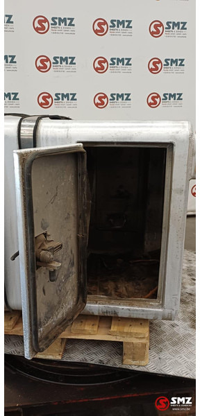 Renault Occ hydraulische tank 250L + materiaalkast Renault - Hydraulická nádrž pro Nákladní auto: obrázek 5 Renault Occ hydraulische tank 250L + materiaalkast Renault - Hydraulická nádrž pro Nákladní auto: obrázek 5