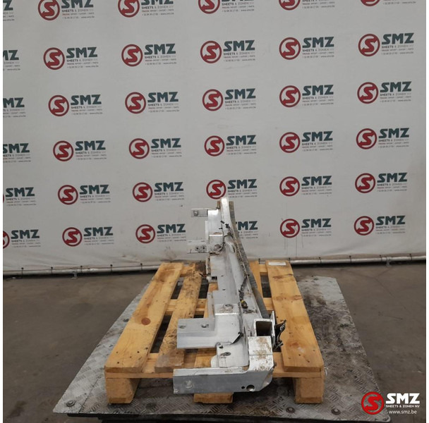 Renault Occ onderrijdbeveiliging Renault - Nárazník pro Nákladní auto: obrázek 3 Renault Occ onderrijdbeveiliging Renault - Nárazník pro Nákladní auto: obrázek 3