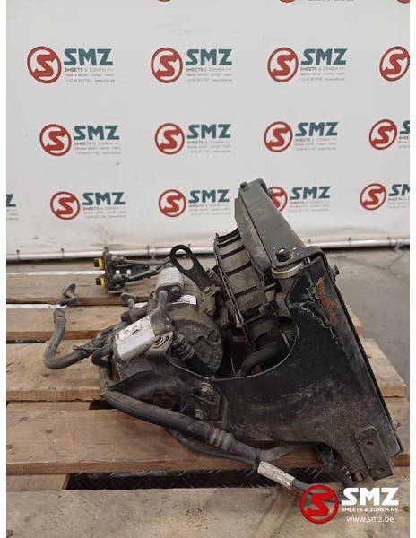 Scania Occ parkeerkoeler + aircocompressor Scania - Chladící systém pro Nákladní auto: obrázek 4 Scania Occ parkeerkoeler + aircocompressor Scania - Chladící systém pro Nákladní auto: obrázek 4