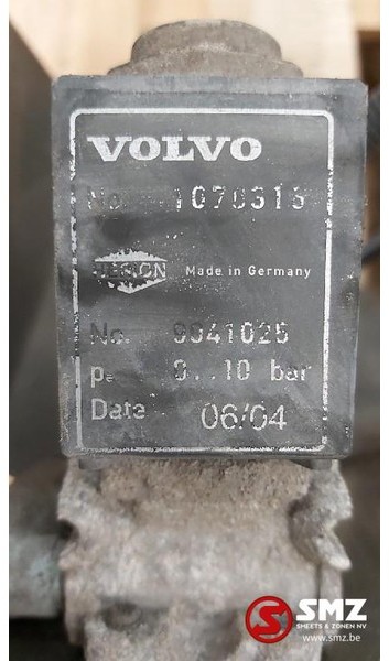 Volvo Occ Spatbordsteun met ventielen Volvo FH12 - Křídlo pro Nákladní auto: obrázek 4 Volvo Occ Spatbordsteun met ventielen Volvo FH12 - Křídlo pro Nákladní auto: obrázek 4