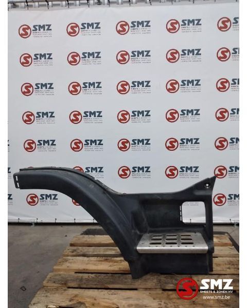 Volvo Occ opstapbak rechts Volvo FM 20502239 20529483 - Kabina a interiér pro Nákladní auto: obrázek 1 Volvo Occ opstapbak rechts Volvo FM 20502239 20529483 - Kabina a interiér pro Nákladní auto: obrázek 1