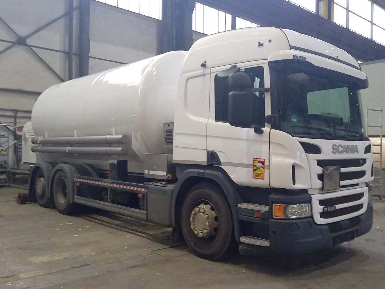 SCANIA Gas tank truck Orca cryogenic used for nitrogen and argon - Cisternové vozidlo: obrázek 1 SCANIA Gas tank truck Orca cryogenic used for nitrogen and argon - Cisternové vozidlo: obrázek 1