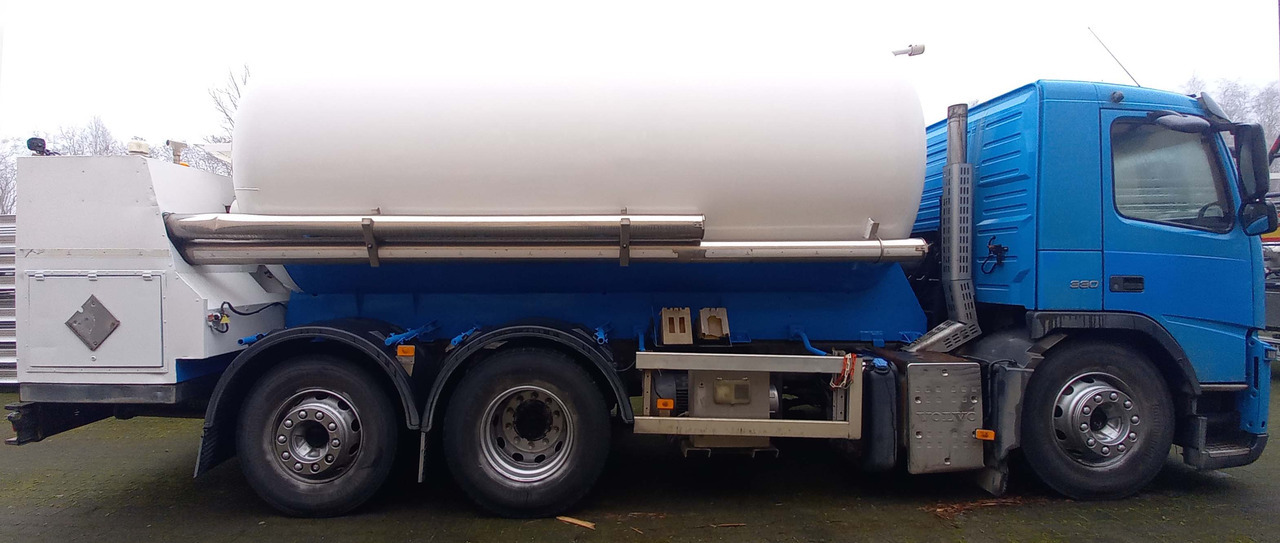 VOLVO Gas tank truck cryogenic used for oxygen, argon, nitrogen. - Cisternové vozidlo: obrázek 1 VOLVO Gas tank truck cryogenic used for oxygen, argon, nitrogen. - Cisternové vozidlo: obrázek 1