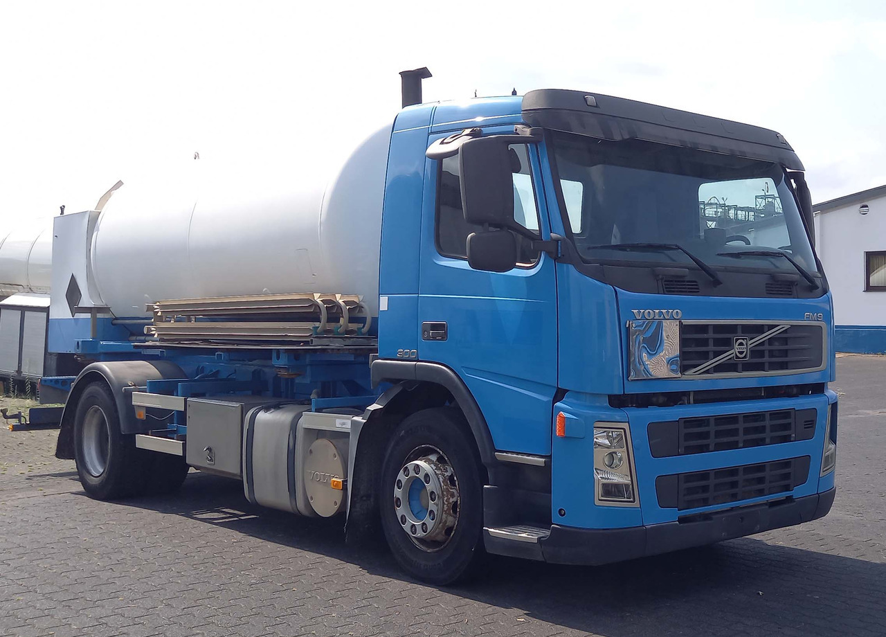VOLVO Gas tank truck cryogenic used for oxygen, argon, nitrogen - Cisternové vozidlo: obrázek 1 VOLVO Gas tank truck cryogenic used for oxygen, argon, nitrogen - Cisternové vozidlo: obrázek 1