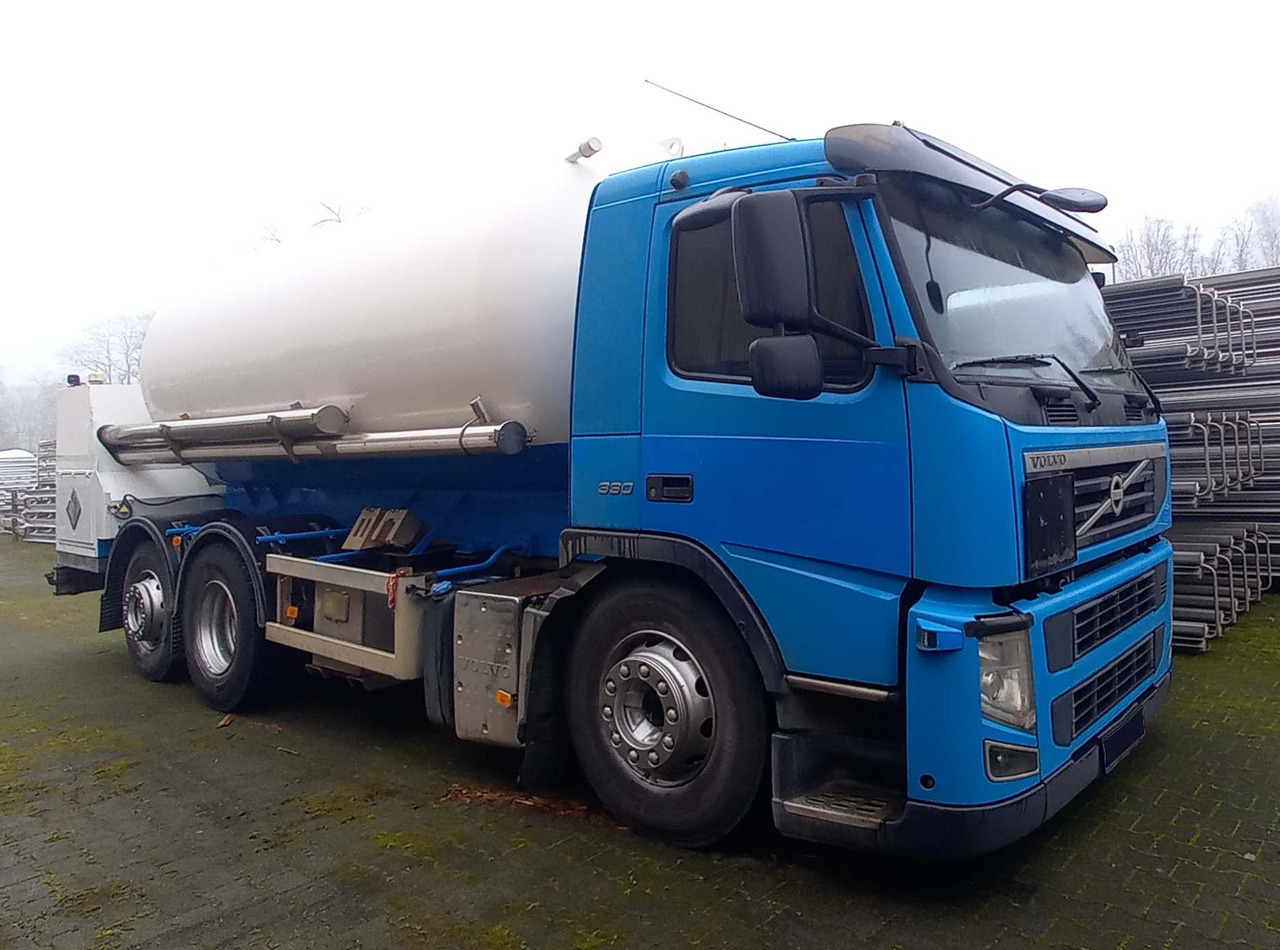 VOLVO Gas tank truck cryogenic used for oxygen, argon, nitrogen. - Cisternové vozidlo: obrázek 2 VOLVO Gas tank truck cryogenic used for oxygen, argon, nitrogen. - Cisternové vozidlo: obrázek 2