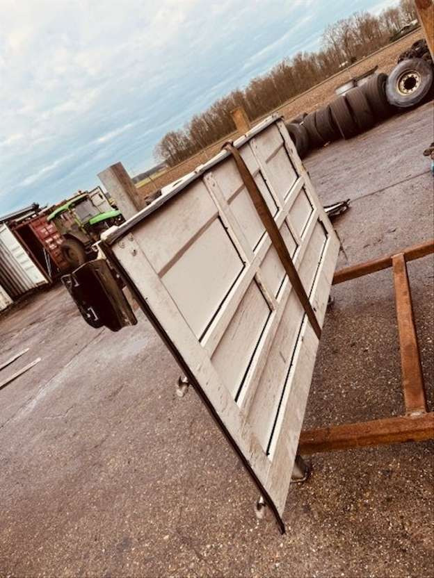 Krone Achterdeur links - Karoserie a exteriér pro Nákladní auto: obrázek 2 Krone Achterdeur links - Karoserie a exteriér pro Nákladní auto: obrázek 2