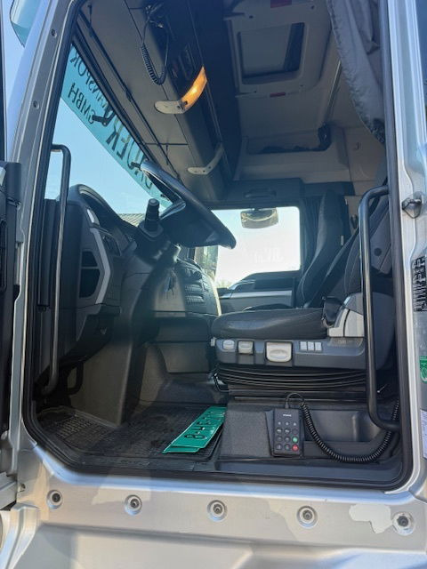 MAN TGX 18.420 - Plachtový nákladní auto: obrázek 4 MAN TGX 18.420 - Plachtový nákladní auto: obrázek 4
