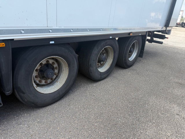 Schmitz Cargobull Thermoking  - Chladírenský návěs: obrázek 5 Schmitz Cargobull Thermoking  - Chladírenský návěs: obrázek 5