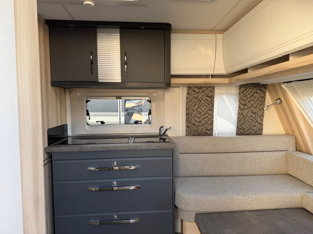 HOBBY DE LUXE 495 WFB 2025 - Karavan: obrázek 5 HOBBY DE LUXE 495 WFB 2025 - Karavan: obrázek 5