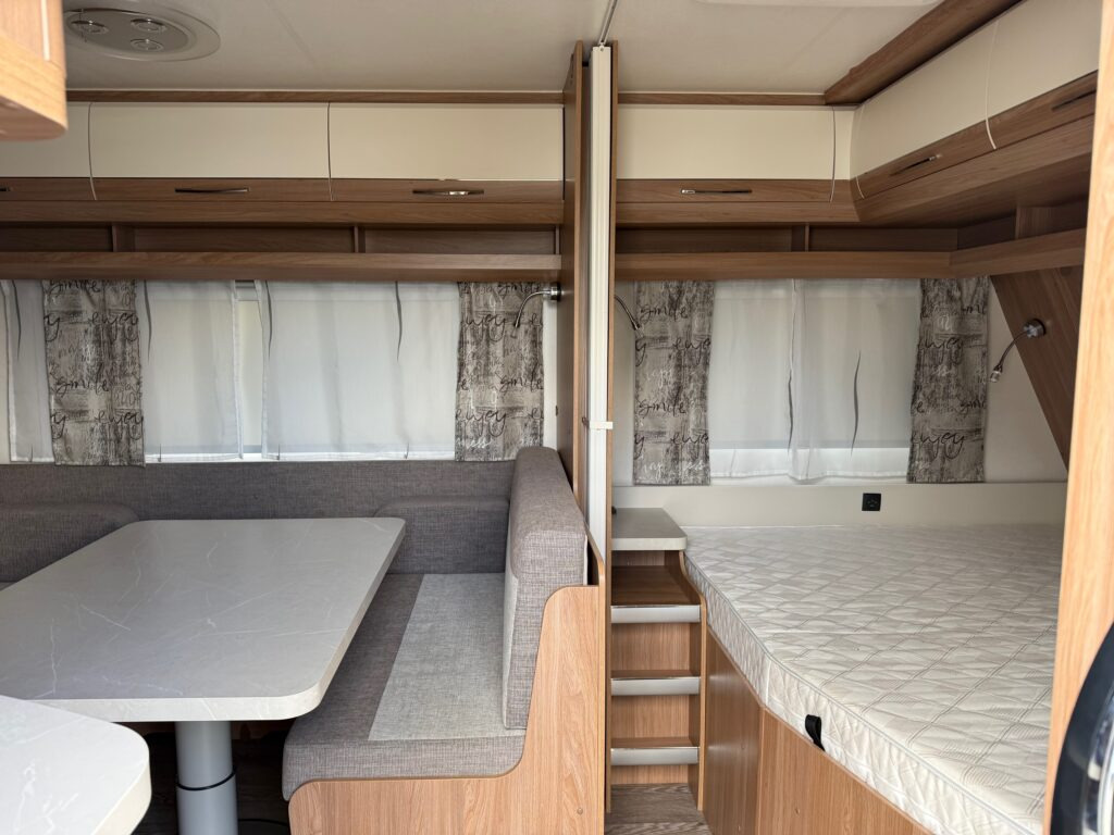 Hobby 545 KMF DE LUXE 2021 - Karavan: obrázek 5 Hobby 545 KMF DE LUXE 2021 - Karavan: obrázek 5