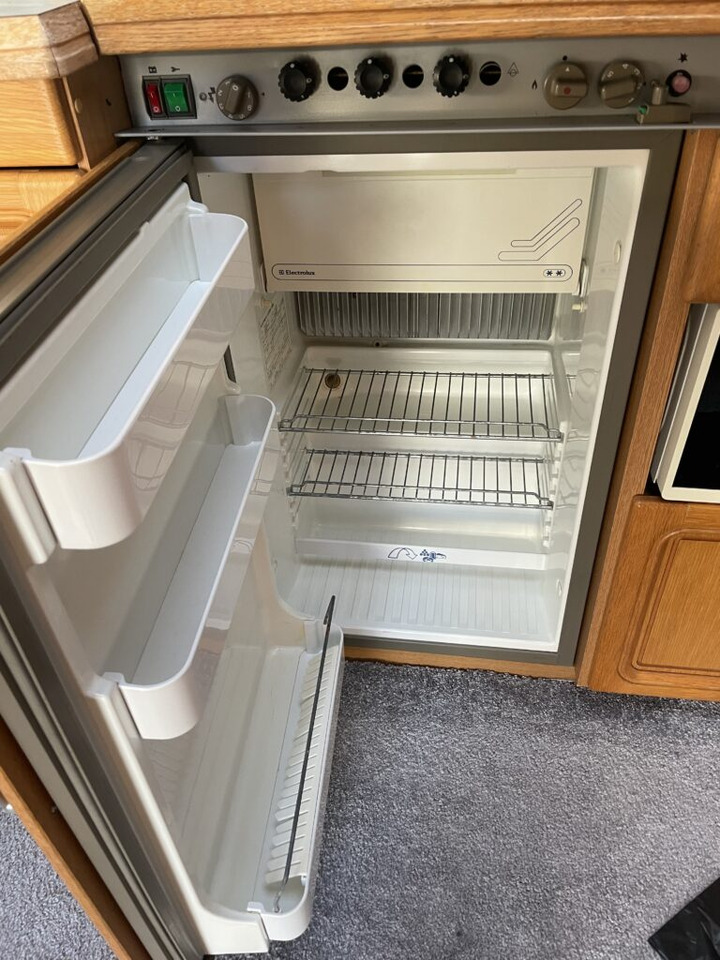 Karavan Hobby 560 UL Prestige 1998: obrázek 8