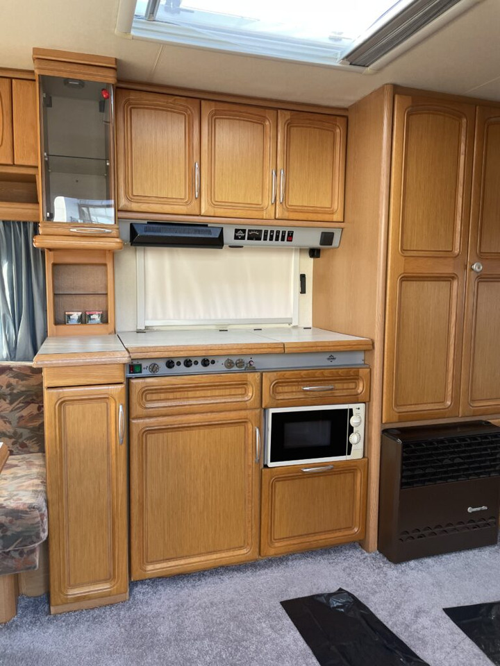 Karavan Hobby 560 UL Prestige 1998: obrázek 12