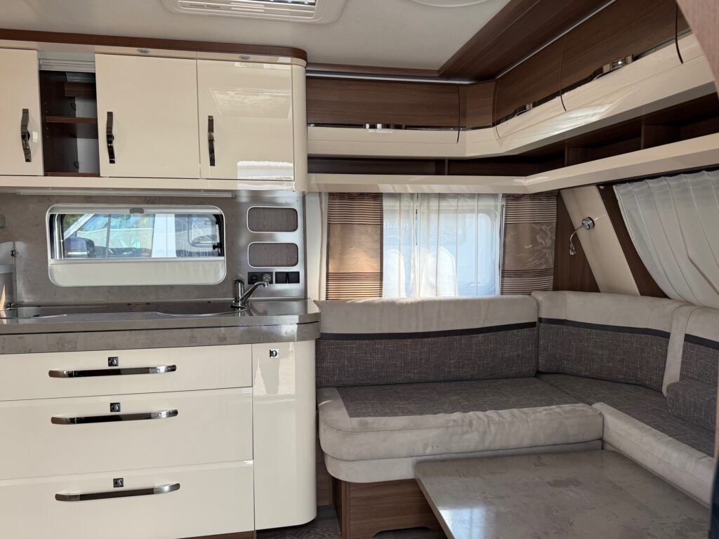 Hobby 720 KWFU Prestige 2020 - Karavan: obrázek 5 Hobby 720 KWFU Prestige 2020 - Karavan: obrázek 5