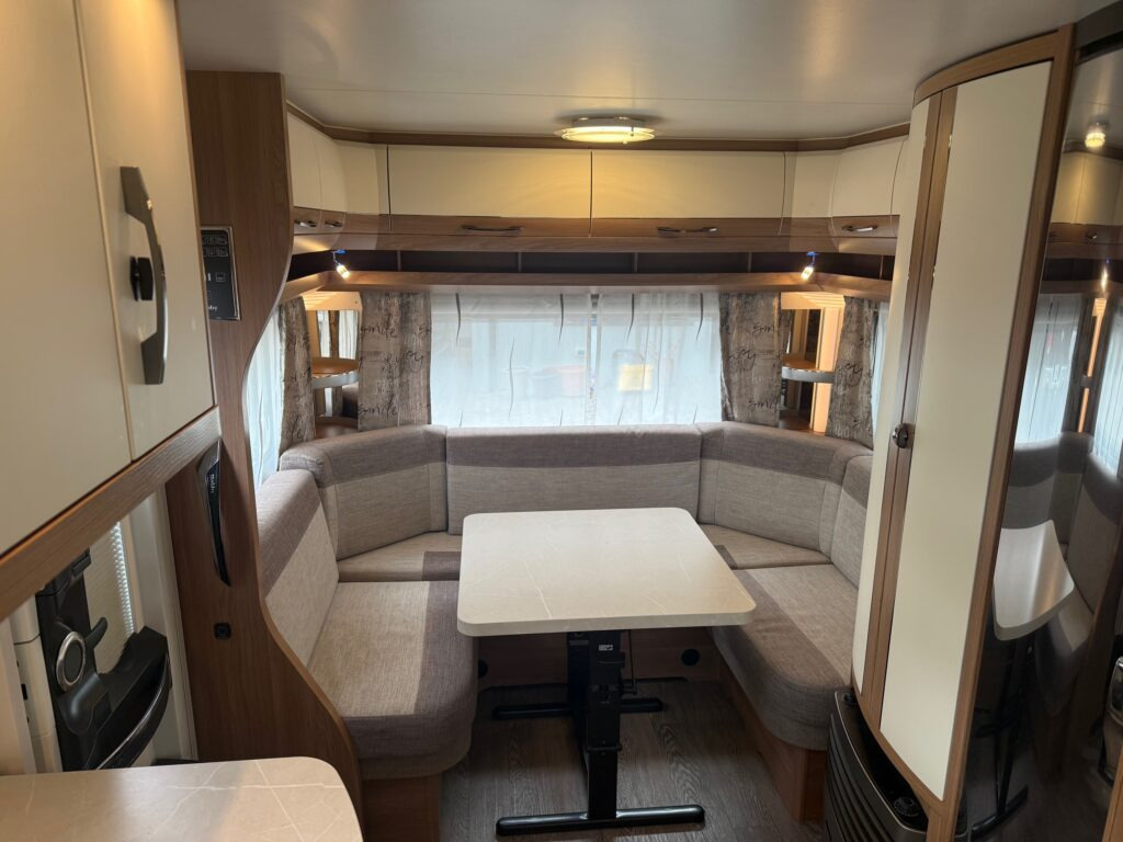 Karavan Hobby De Luxe 540 UFf 2020: obrázek 9