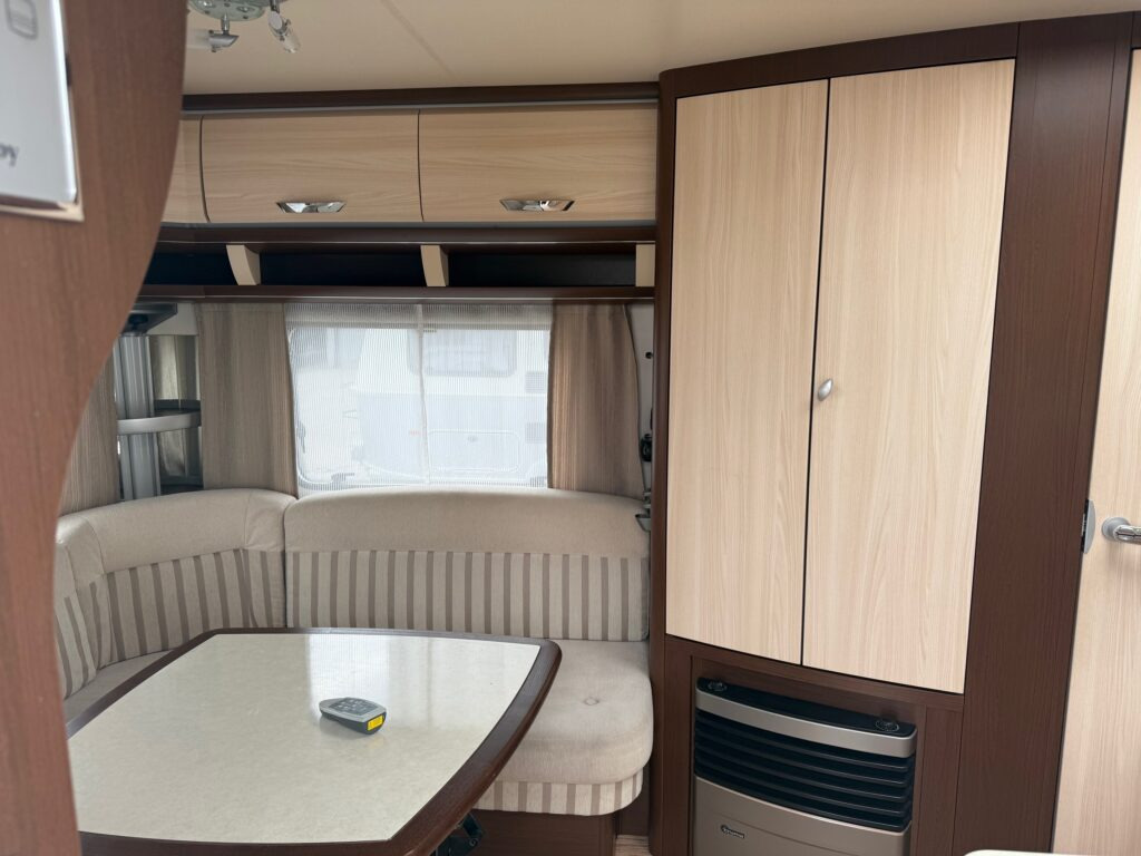 Hobby Prestige 495 UL 2013 - Karavan: obrázek 5 Hobby Prestige 495 UL 2013 - Karavan: obrázek 5