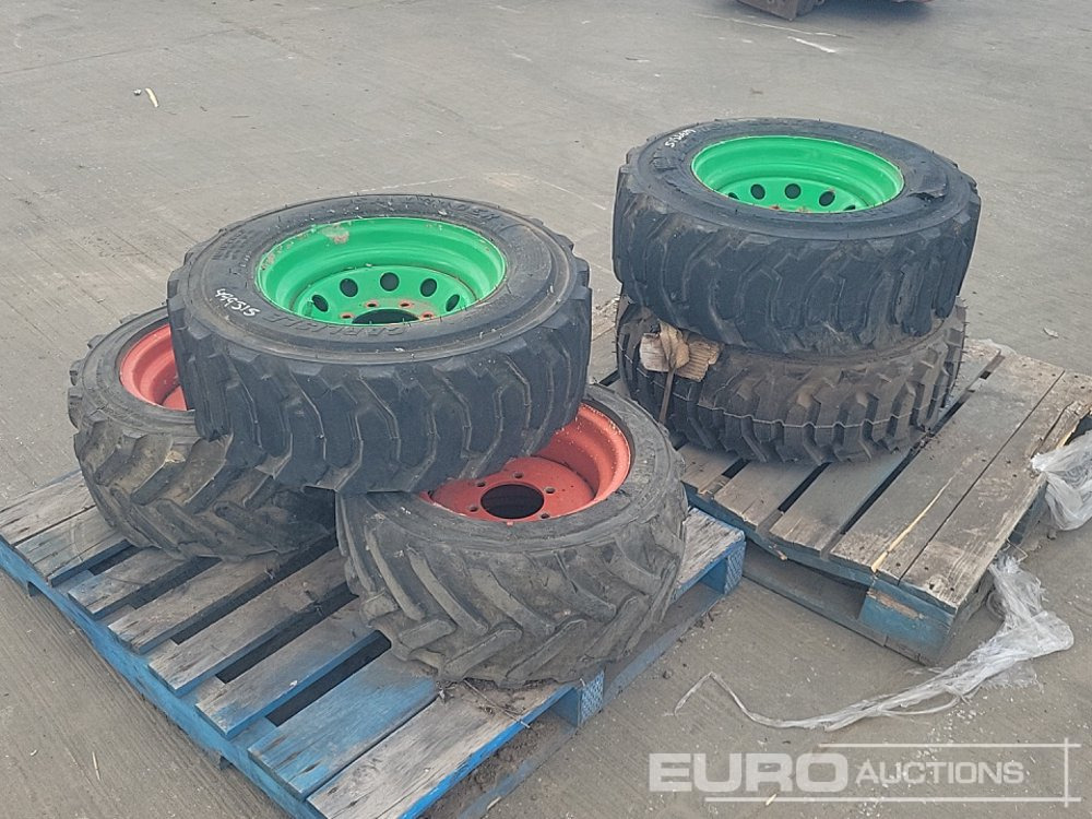10-16.5 Tyre & Rim (3 of), 26-12/38 Tyre & Rim (2 of) - Pneumatiky: obrázek 3 10-16.5 Tyre & Rim (3 of), 26-12/38 Tyre & Rim (2 of) - Pneumatiky: obrázek 3