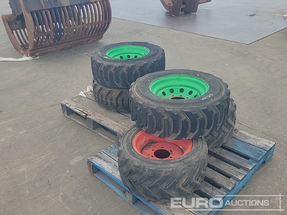 10-16.5 Tyre & Rim (3 of), 26-12/38 Tyre & Rim (2 of) - Pneumatiky: obrázek 1 10-16.5 Tyre & Rim (3 of), 26-12/38 Tyre & Rim (2 of) - Pneumatiky: obrázek 1