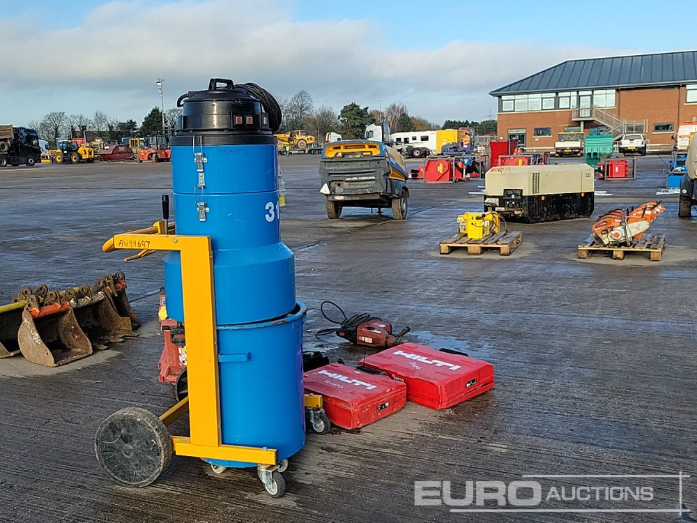 110 Volt SPE Vacuum, Hilti VC 40M-X 110 Volt Dust Extractor, Makita Cordless Floor Saw & Charger Pack, Hilti TE 70-ATC 110 Volt Hammer Drill, Hilti TE 700-AVR 110 Volt Hammer Drill, Hilti TE 30 110 Vo - Stavební zařízení: obrázek 4 110 Volt SPE Vacuum, Hilti VC 40M-X 110 Volt Dust Extractor, Makita Cordless Floor Saw & Charger Pack, Hilti TE 70-ATC 110 Volt Hammer Drill, Hilti TE 700-AVR 110 Volt Hammer Drill, Hilti TE 30 110 Vo - Stavební zařízení: obrázek 4