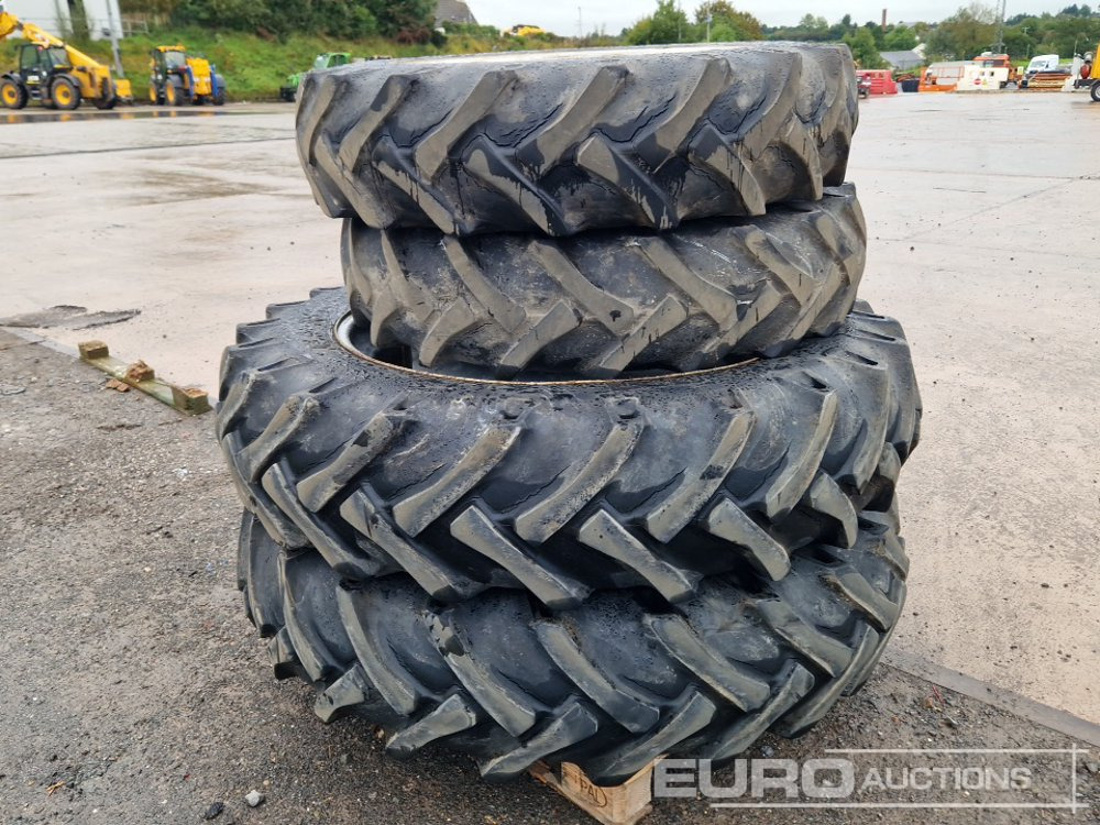 13.6-38 (2 of) & 11.2-28 (2 of) Tyre & Rim ro suit Massey Ferguson 390 - Pneumatiky: obrázek 4 13.6-38 (2 of) & 11.2-28 (2 of) Tyre & Rim ro suit Massey Ferguson 390 - Pneumatiky: obrázek 4