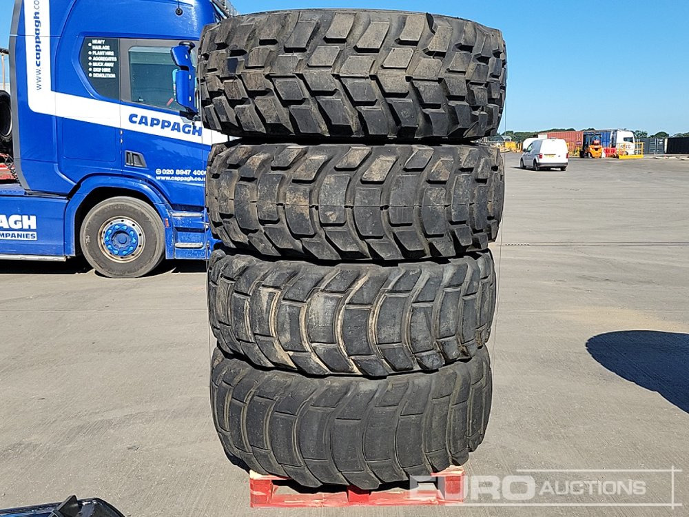 20.5 R25 Tyre & Rim (4 of) - Pneumatiky: obrázek 4 20.5 R25 Tyre & Rim (4 of) - Pneumatiky: obrázek 4