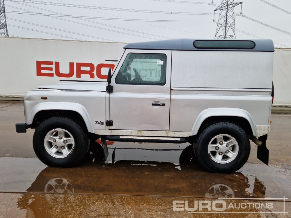 2002 Land Rover Defender 90 - SUV: obrázek 2 2002 Land Rover Defender 90 - SUV: obrázek 2