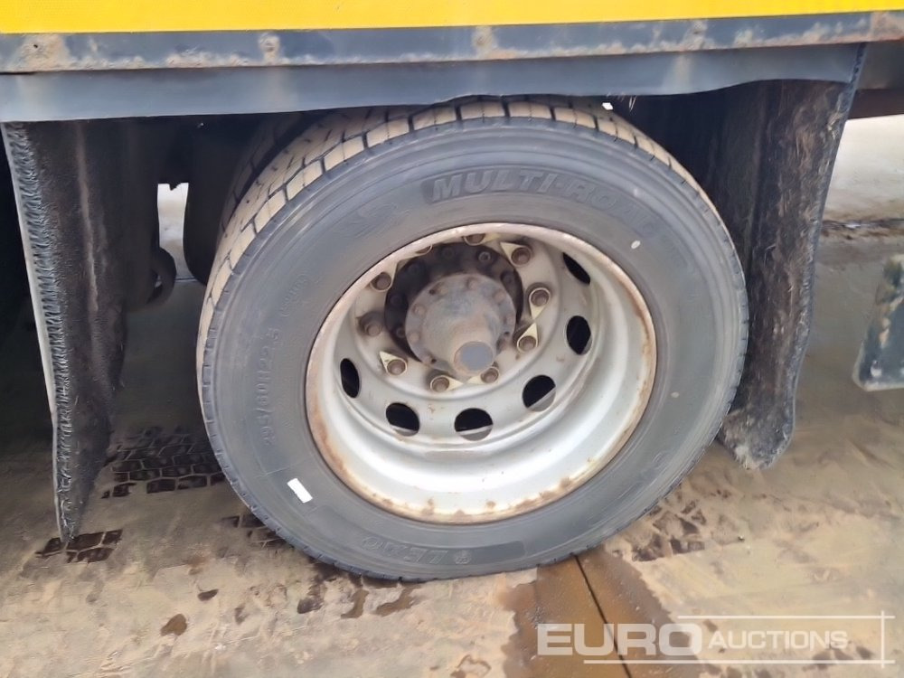 Nákladní automobil valníkový/ Plošinový pro dopravu těžké techniky 2010 Scania P320: obrázek 13