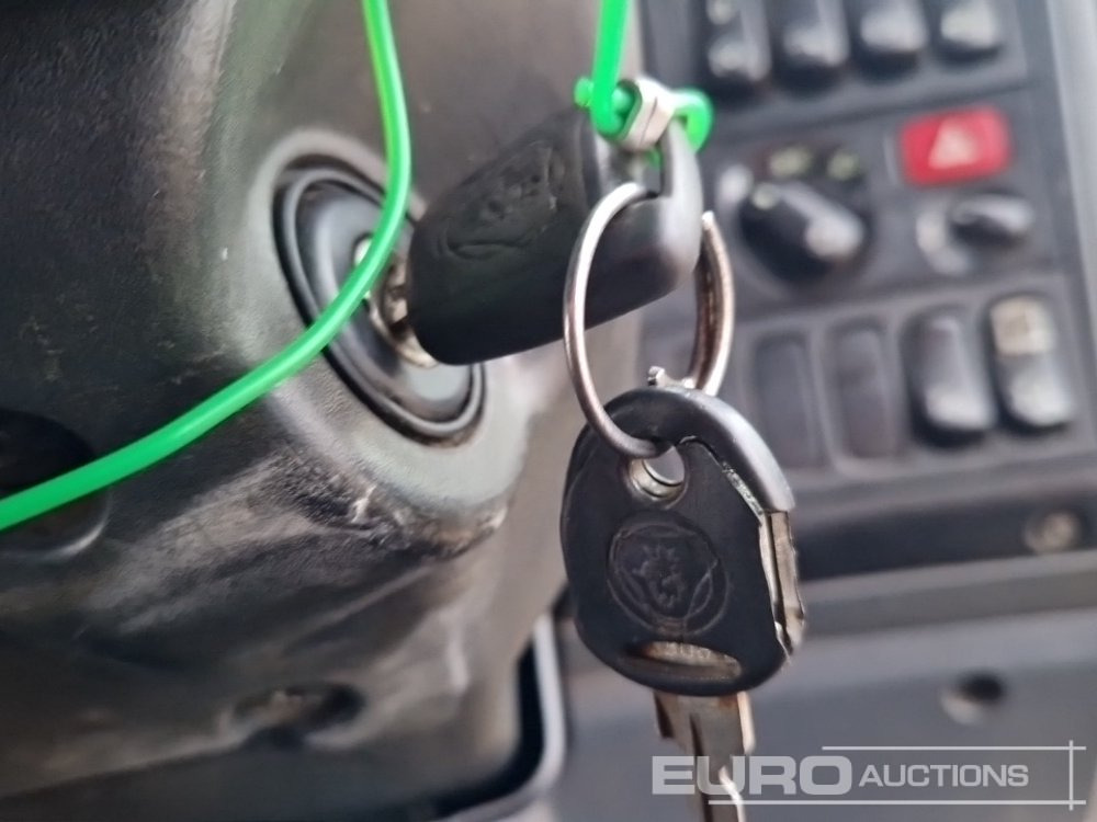 Nákladní automobil valníkový/ Plošinový pro dopravu těžké techniky 2010 Scania P320: obrázek 48