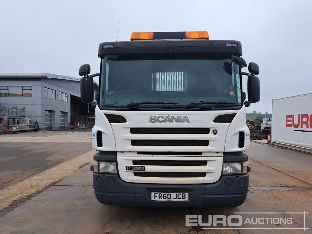 Nákladní automobil valníkový/ Plošinový pro dopravu těžké techniky 2010 Scania P320: obrázek 8