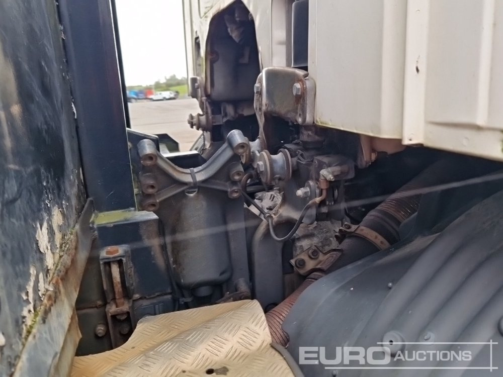 Nákladní automobil valníkový/ Plošinový pro dopravu těžké techniky 2010 Scania P320: obrázek 44