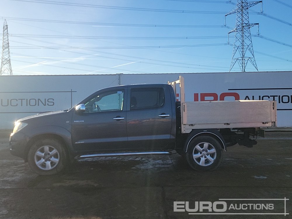 2010 Toyota Hilux Invincible - Pick-up: obrázek 2 2010 Toyota Hilux Invincible - Pick-up: obrázek 2