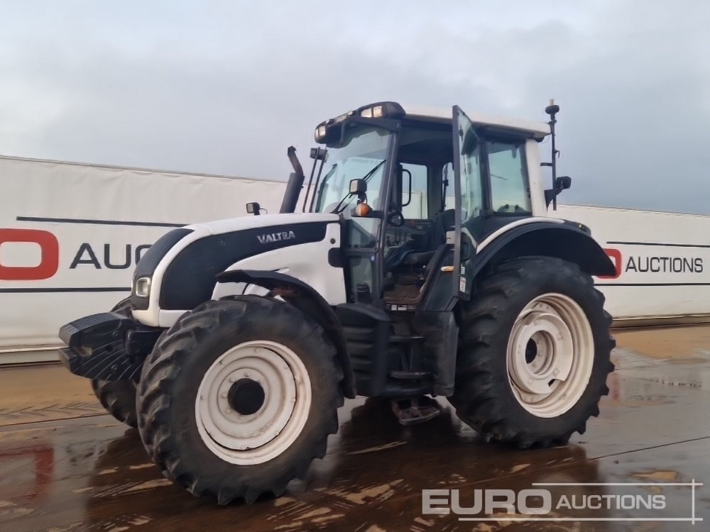 2011 Valtra N121 - Traktor: obrázek 1 2011 Valtra N121 - Traktor: obrázek 1