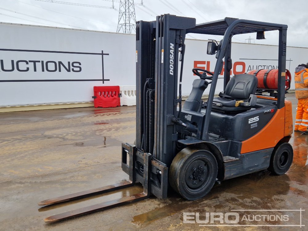 2012 Doosan G25E-5 - Vysokozdvižný vozík: obrázek 1 2012 Doosan G25E-5 - Vysokozdvižný vozík: obrázek 1
