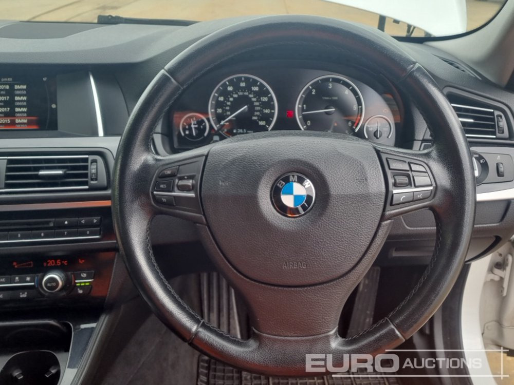 Osobní auto 2015 BMW 530D: obrázek 33