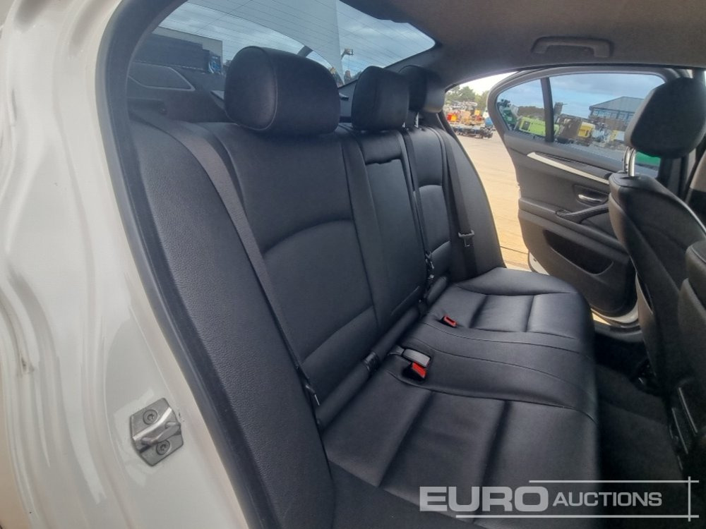 Osobní auto 2015 BMW 530D: obrázek 17
