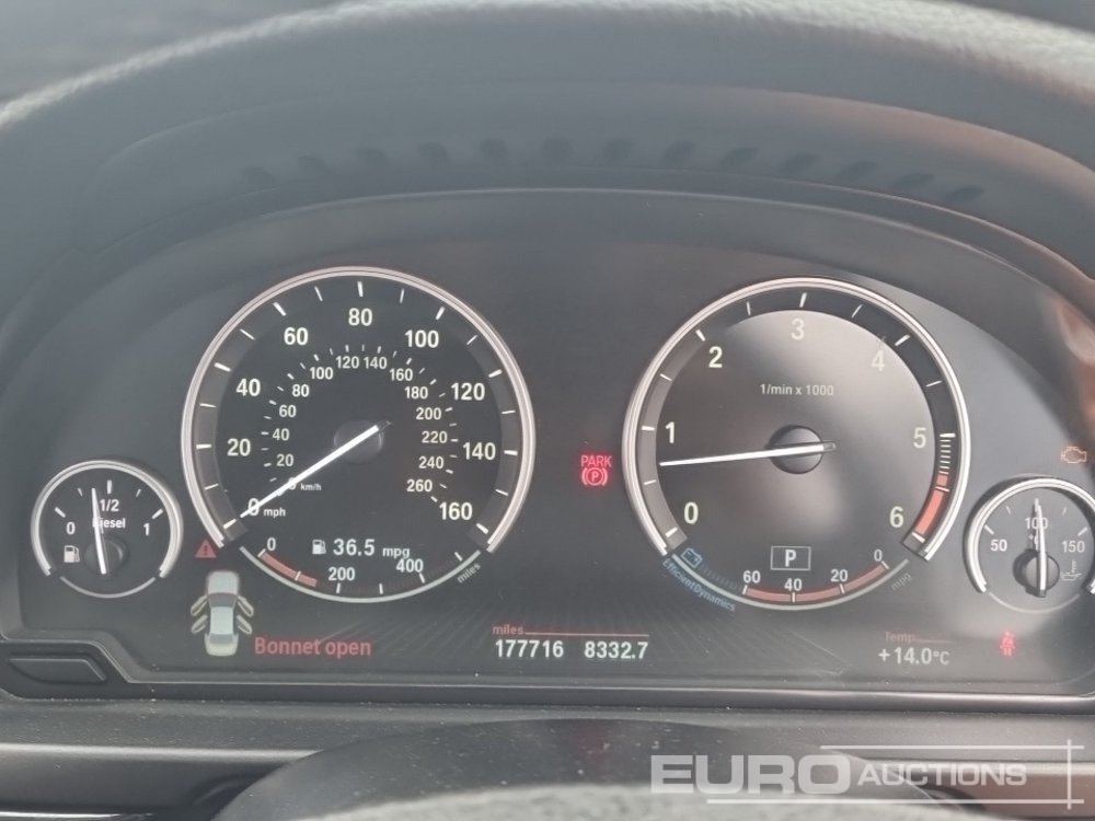 Osobní auto 2015 BMW 530D: obrázek 32